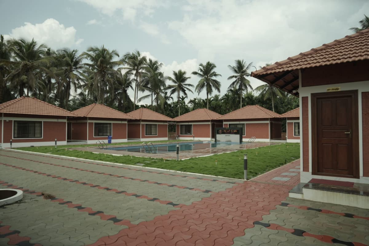 Queen Size Private Cottage